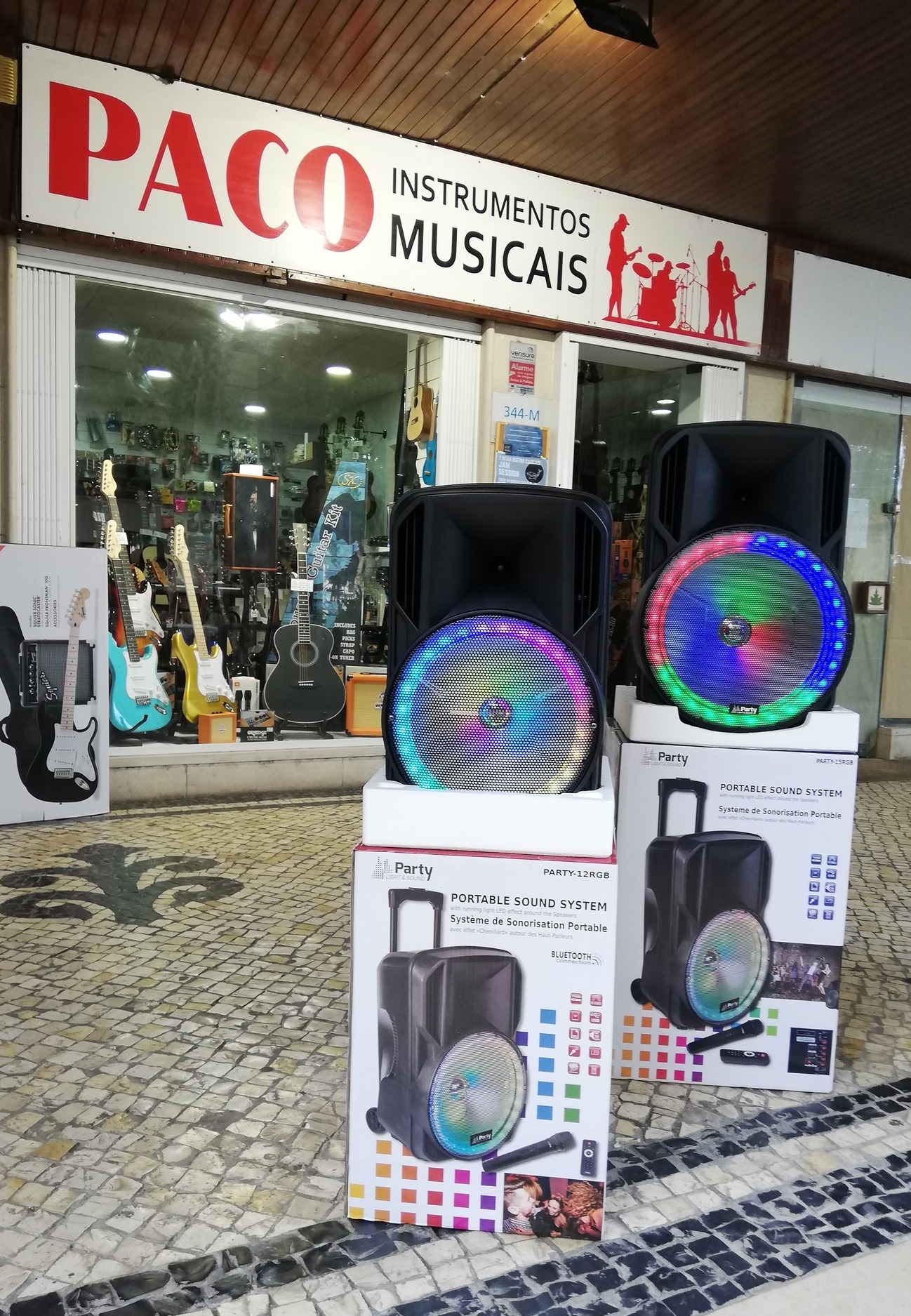 Paco Instrumentos Musicais - Image 9