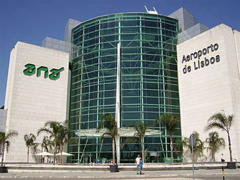 Aeroporto de Lisboa - Lisbon Airport - Image 4